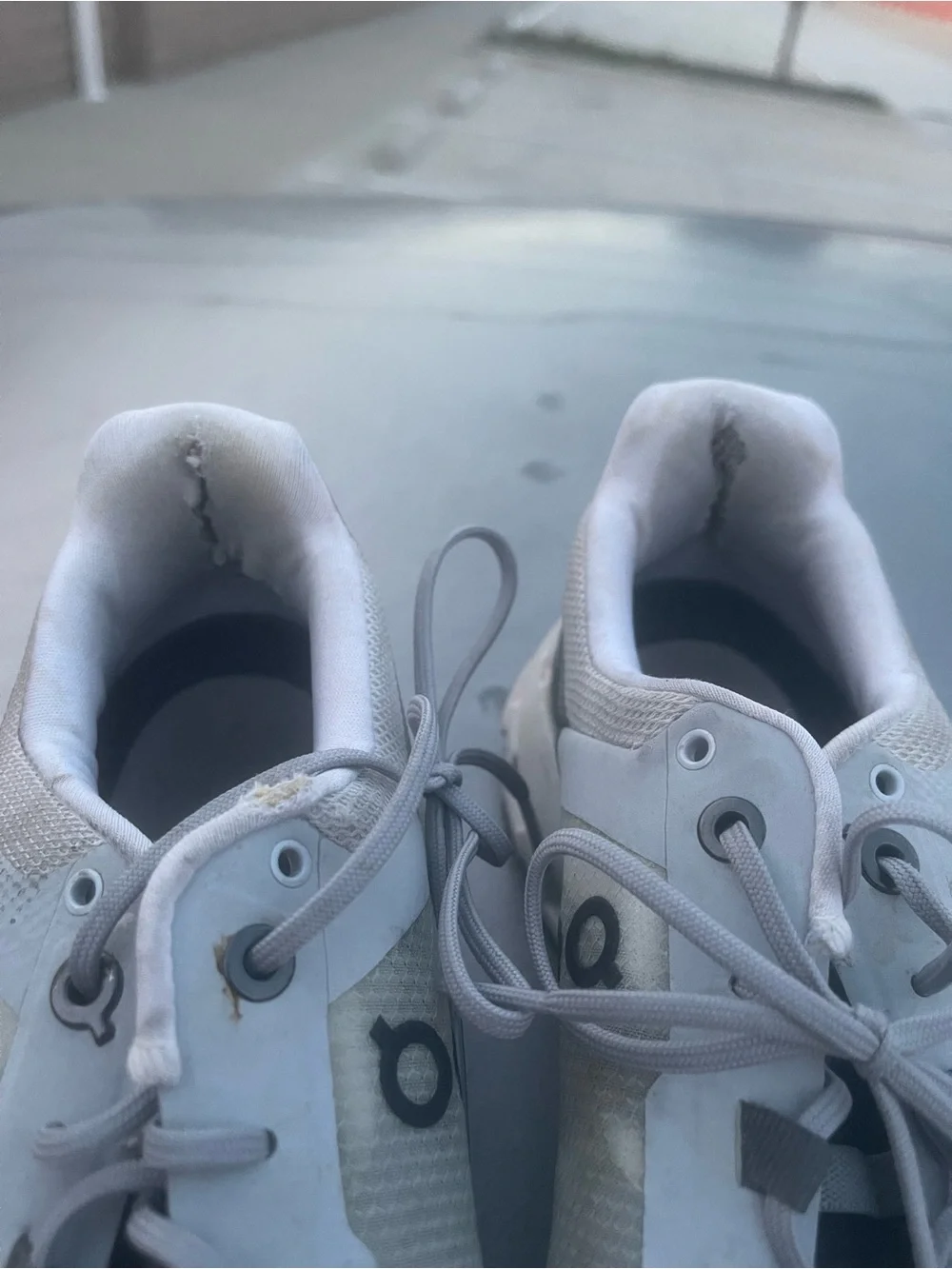On Running Cloudflow Men's Athletic Shoes - White/Gray